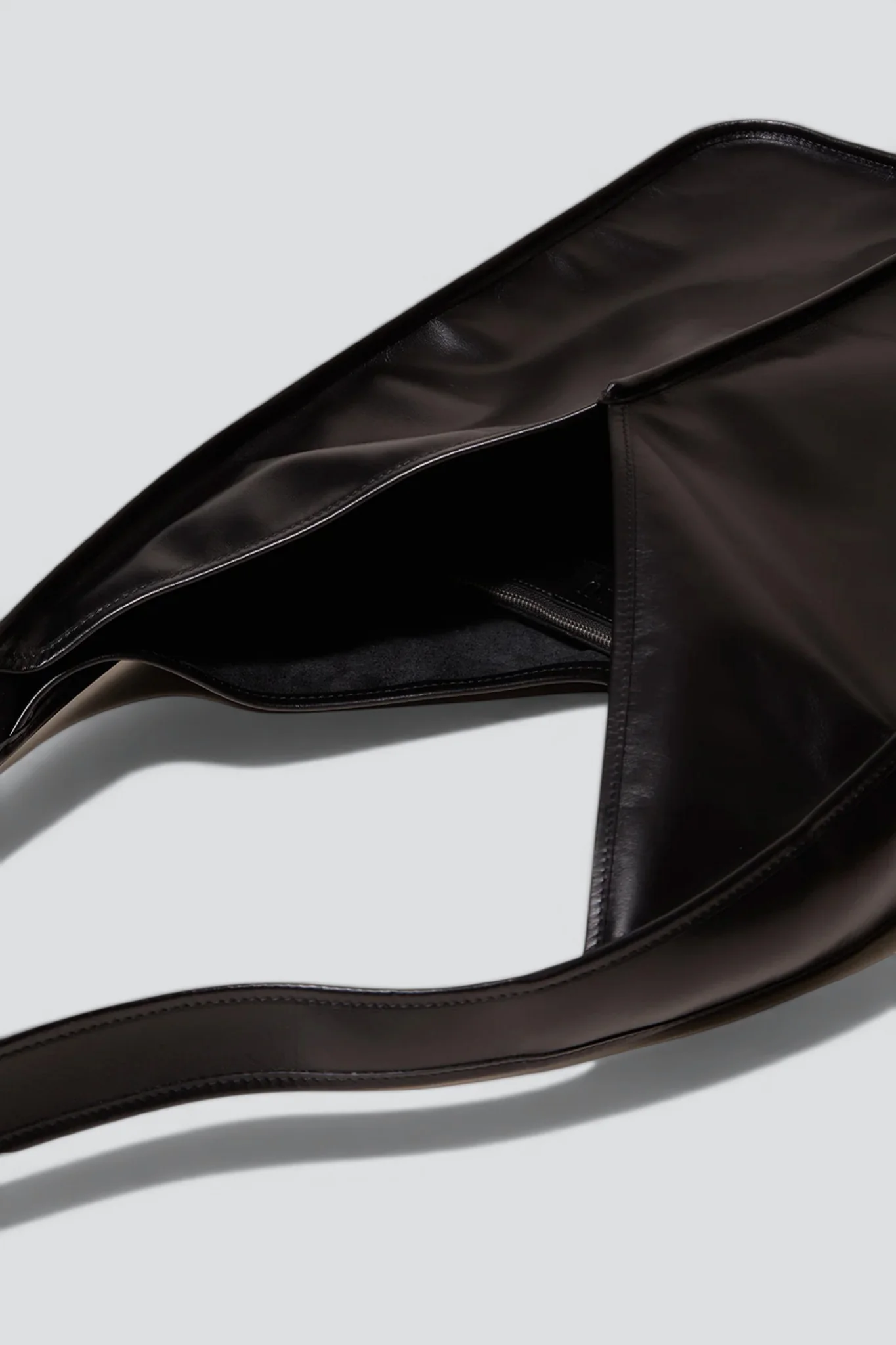 Black Calella Crossbody - Image 3