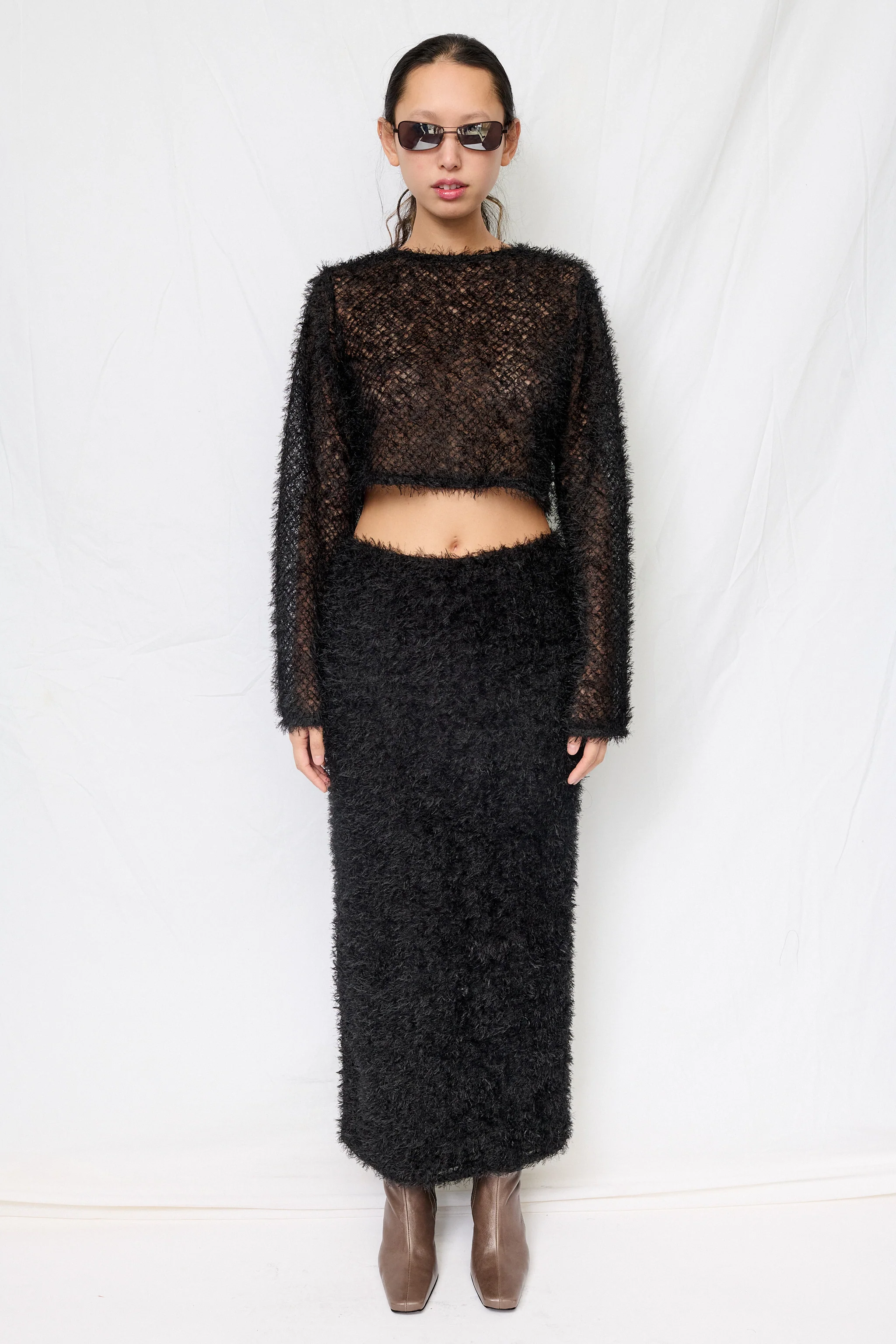 Black Feather Maxi Skirt - Image 4