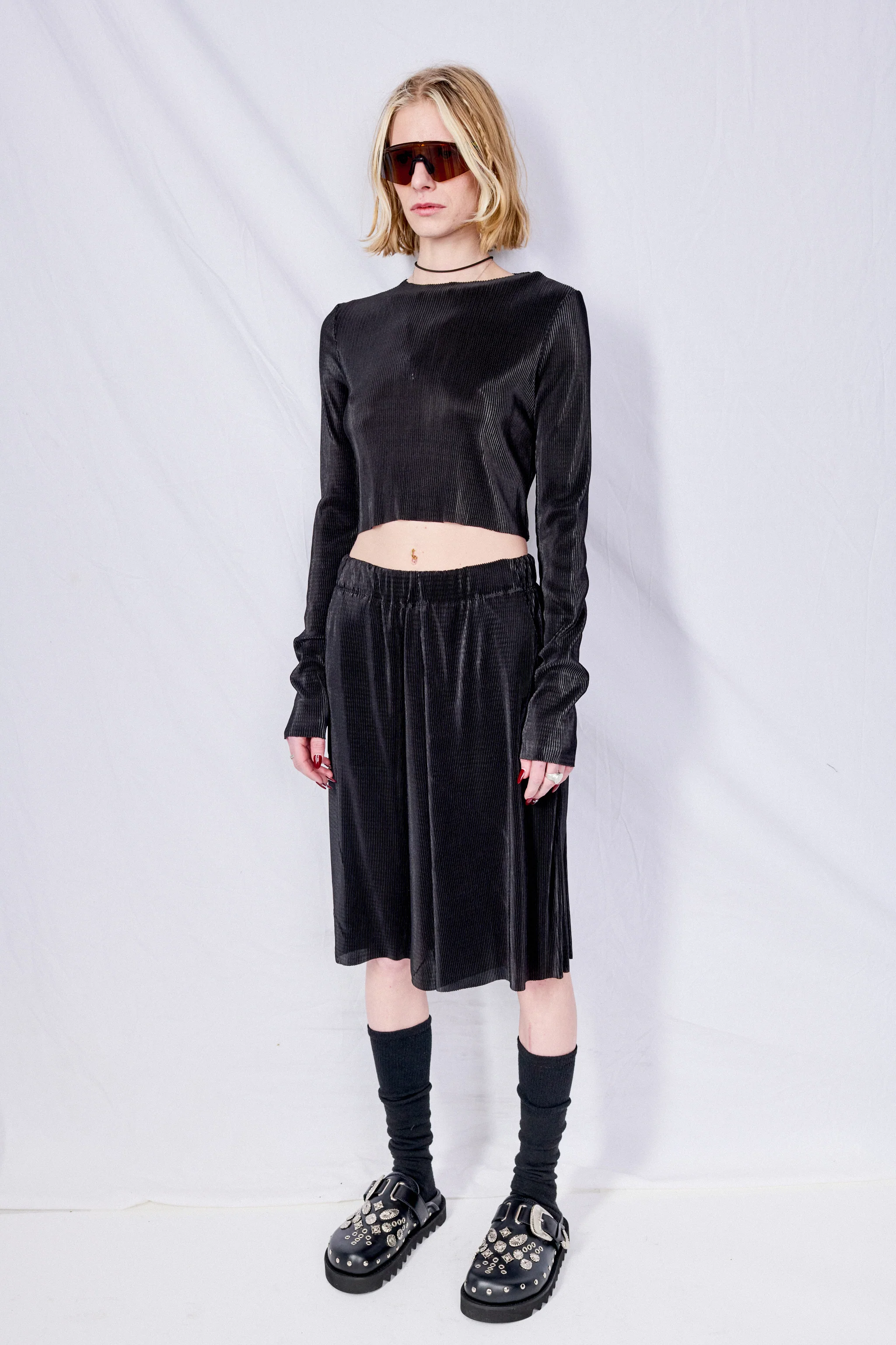 Black Plisse Long Short - Image 5