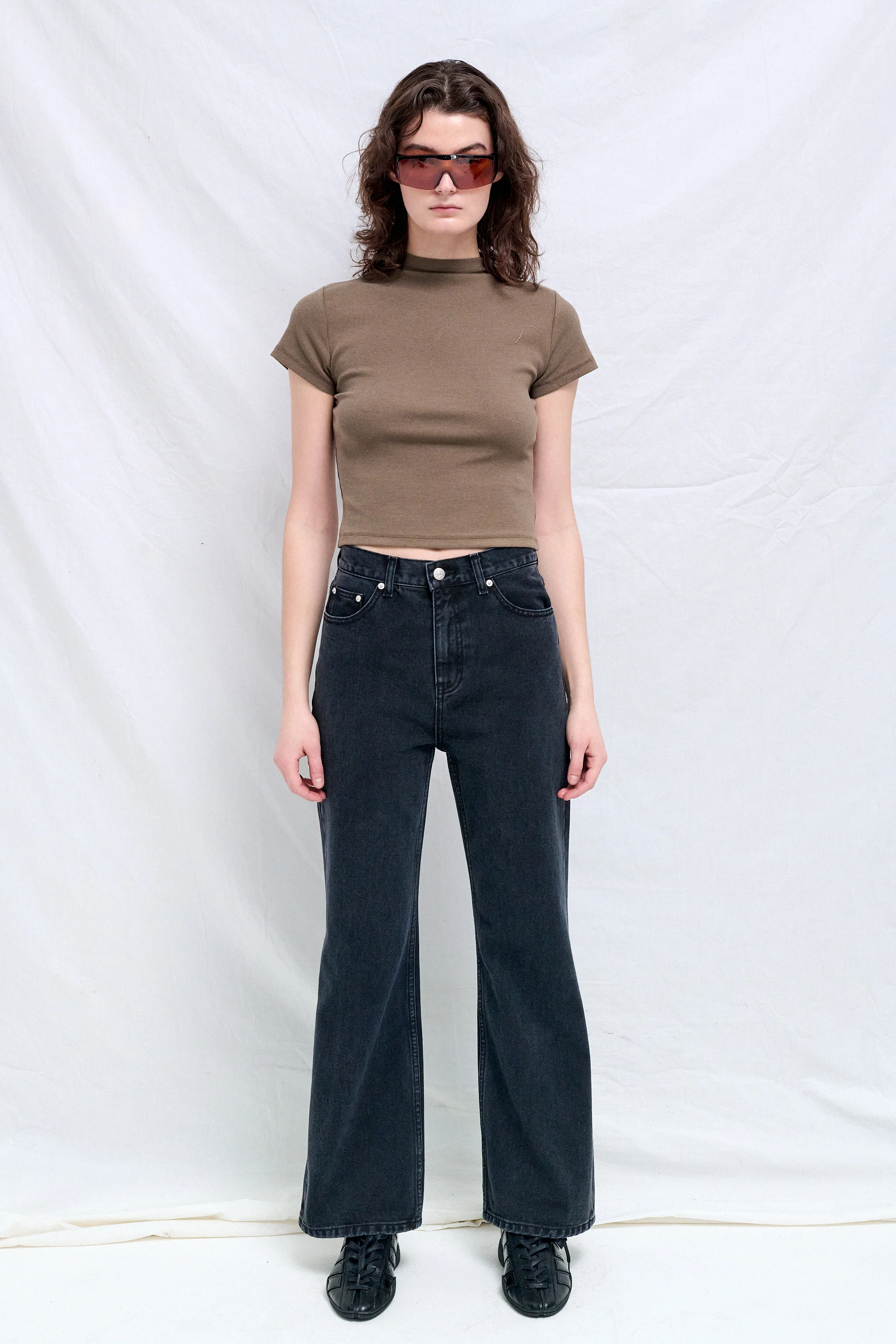 Black Relaxed Flared Jeans - Image 4