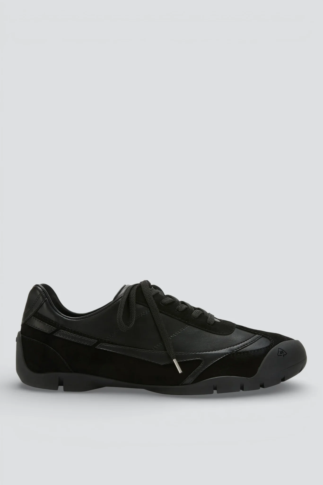 Black Swift Treck Camping Sneakers