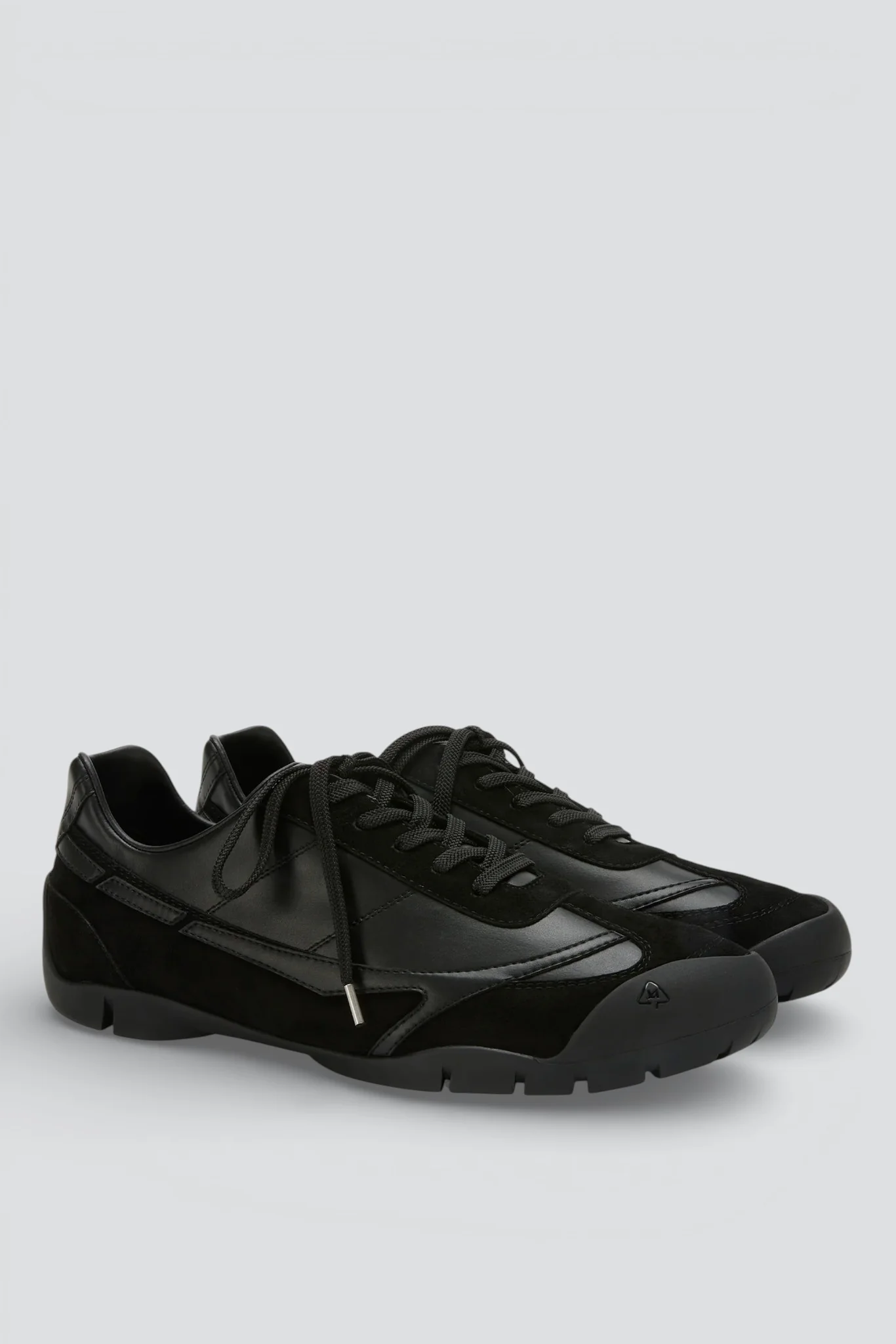 Black Swift Treck Camping Sneakers - Image 2