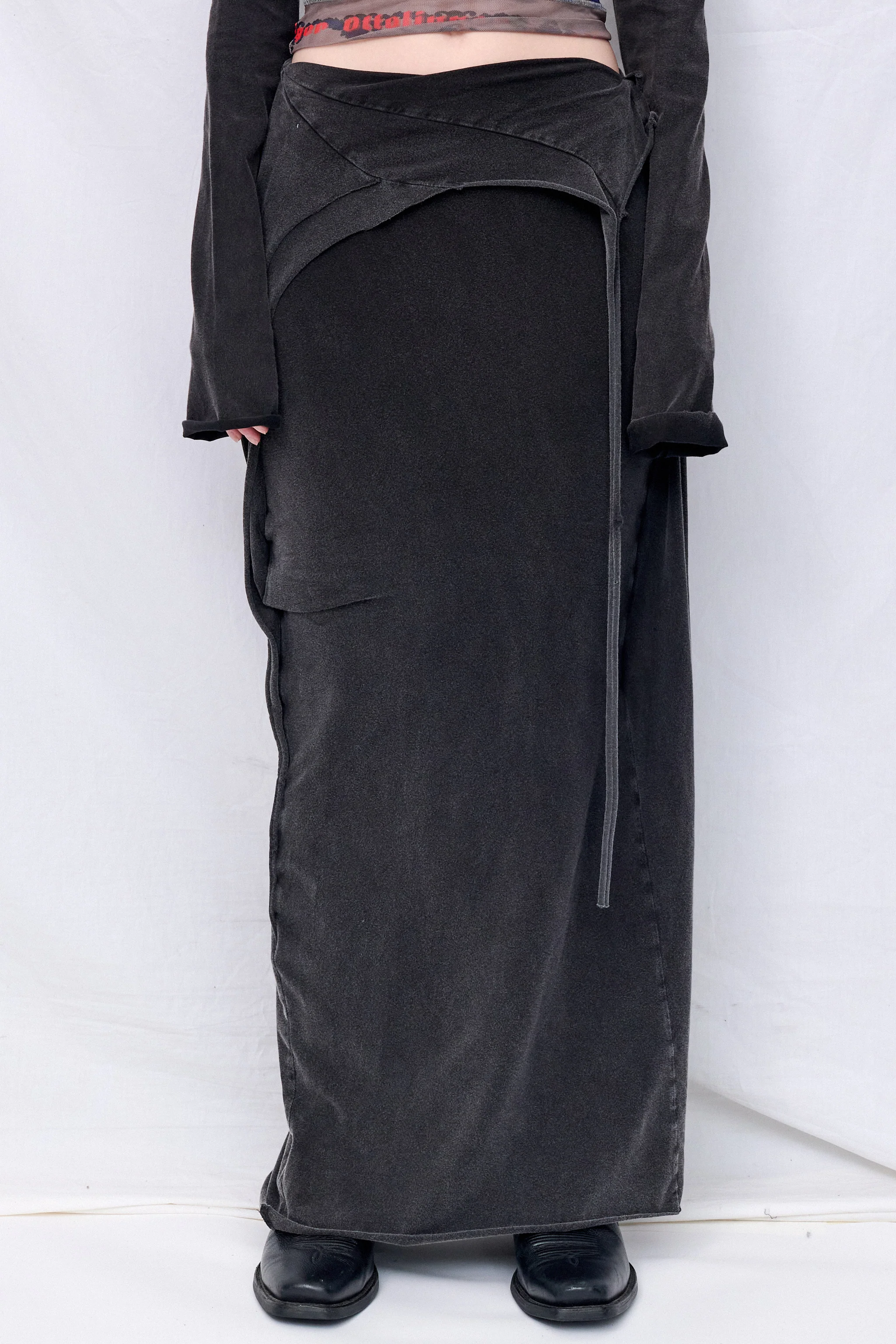 Black Wash Slitted Maxi Skirt - Image 3