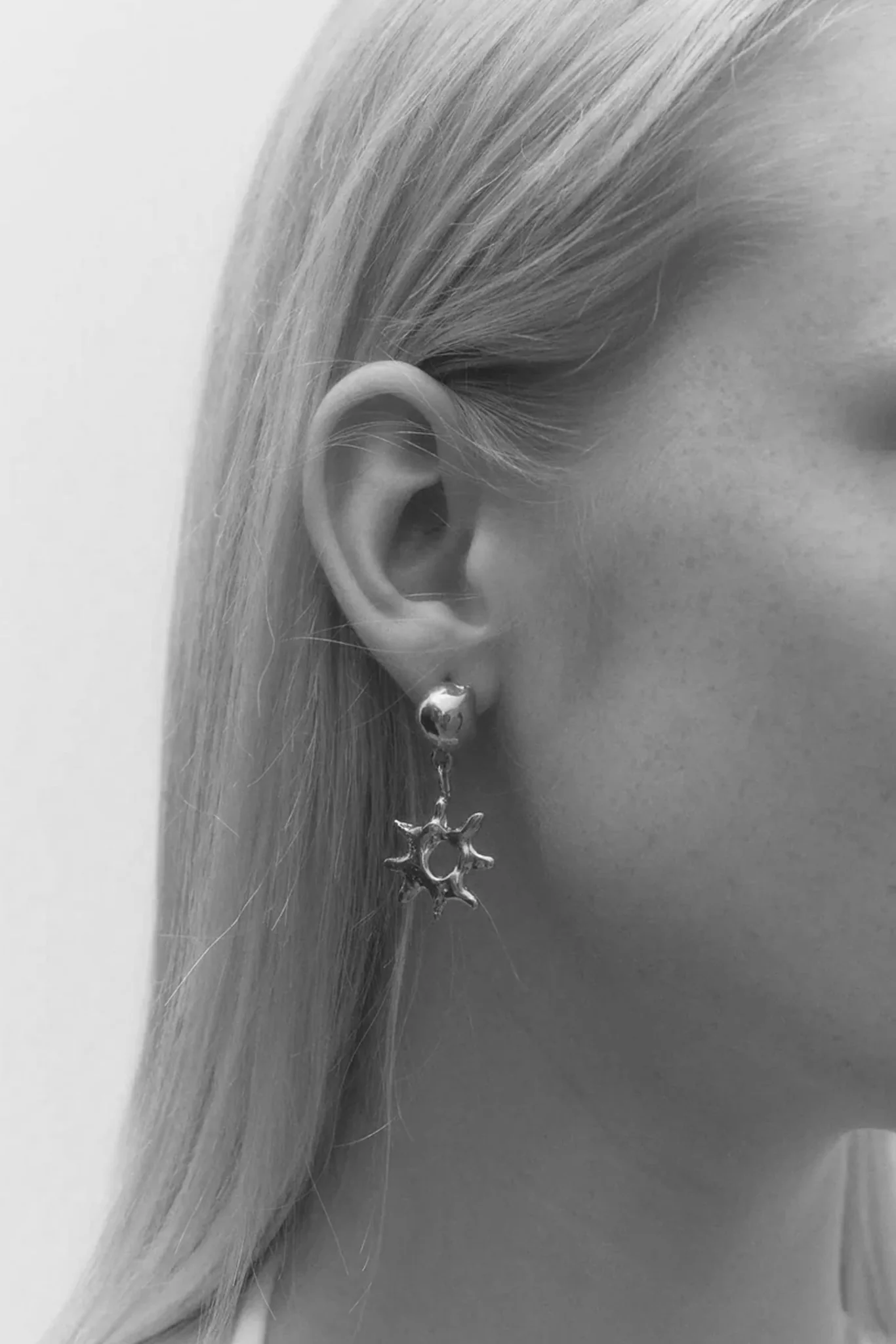 Gold Alba Earrings - Image 2
