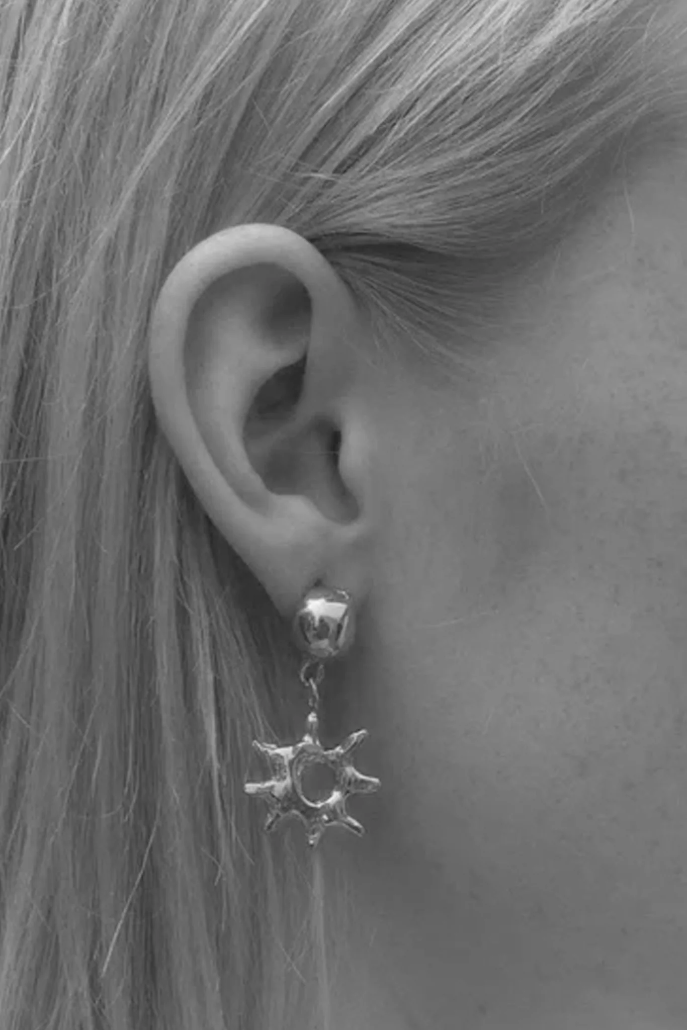 Gold Alba Earrings - Image 4