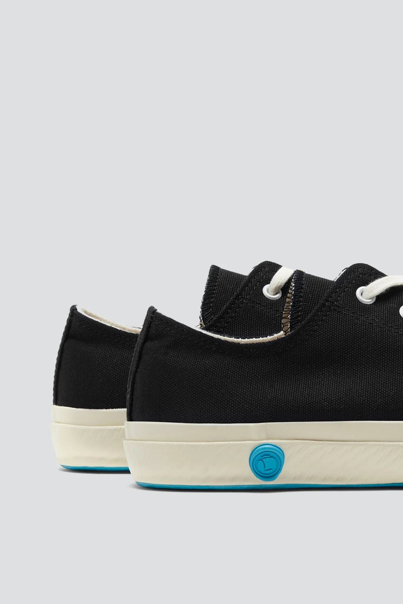 Low Canvas Sneaker - Black - Image 3