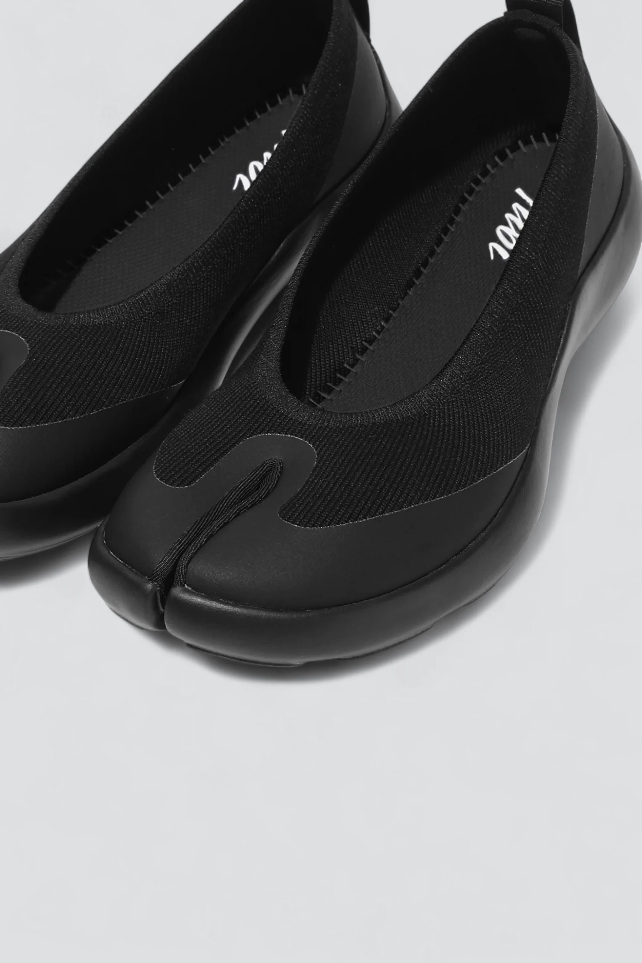 Black Tabi Ballerina - Image 4