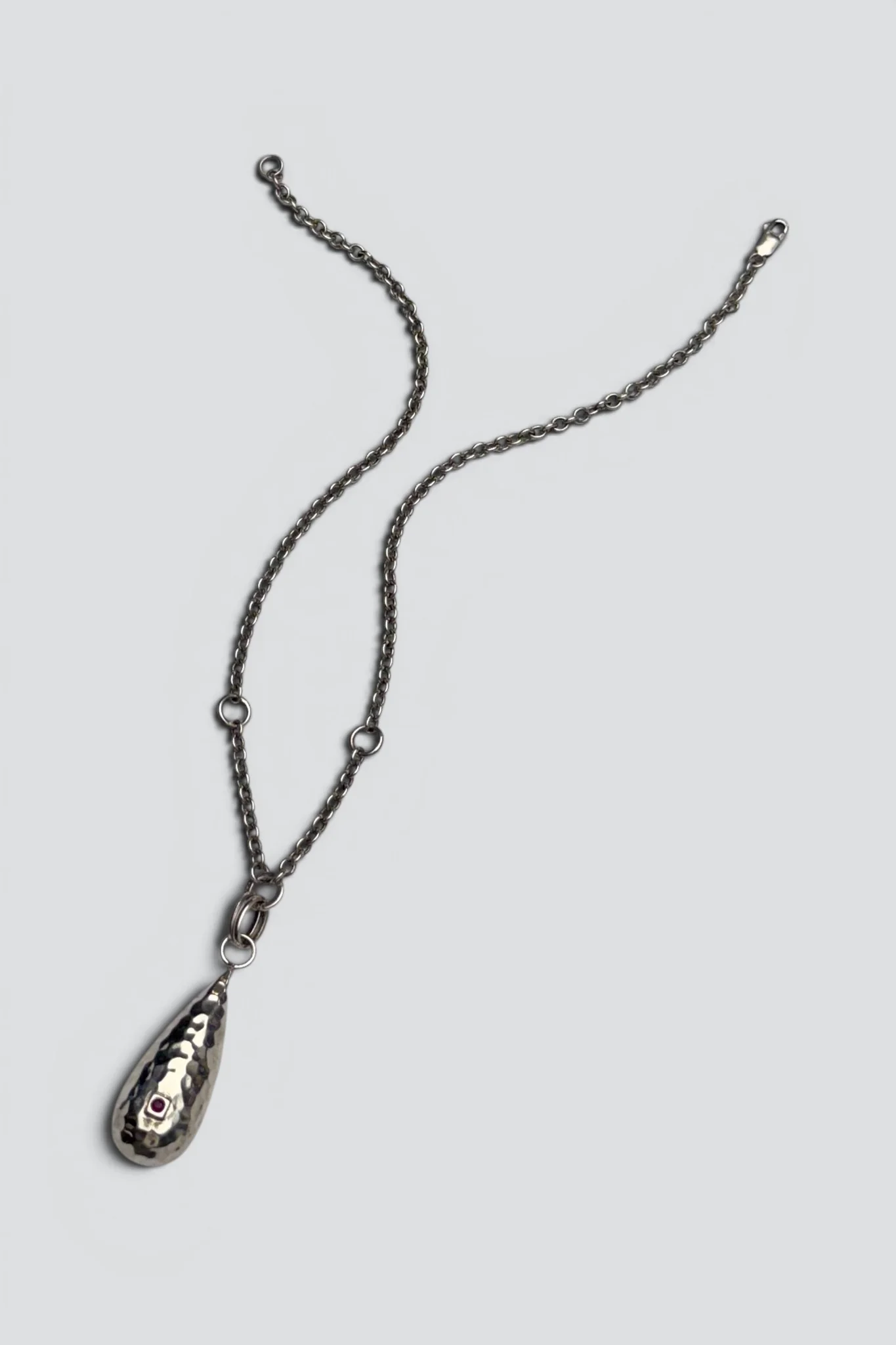 Sterling Silver Garnet Hammered Teardrop Pendant Necklace - Image 3