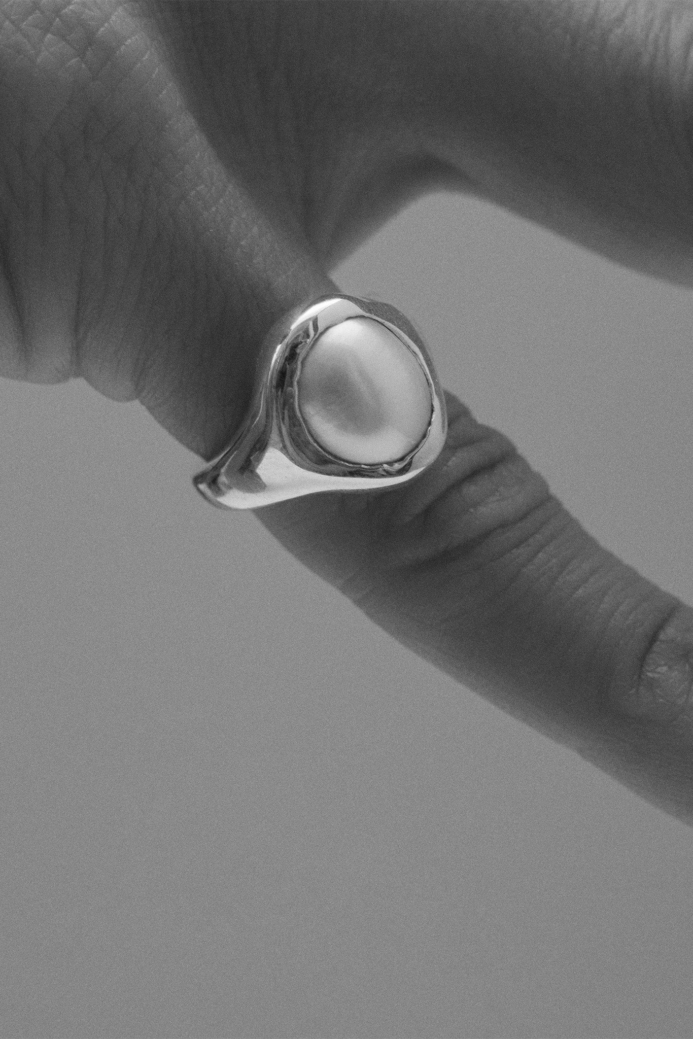 Sterling Silver Simple Pearl Ring - Image 3
