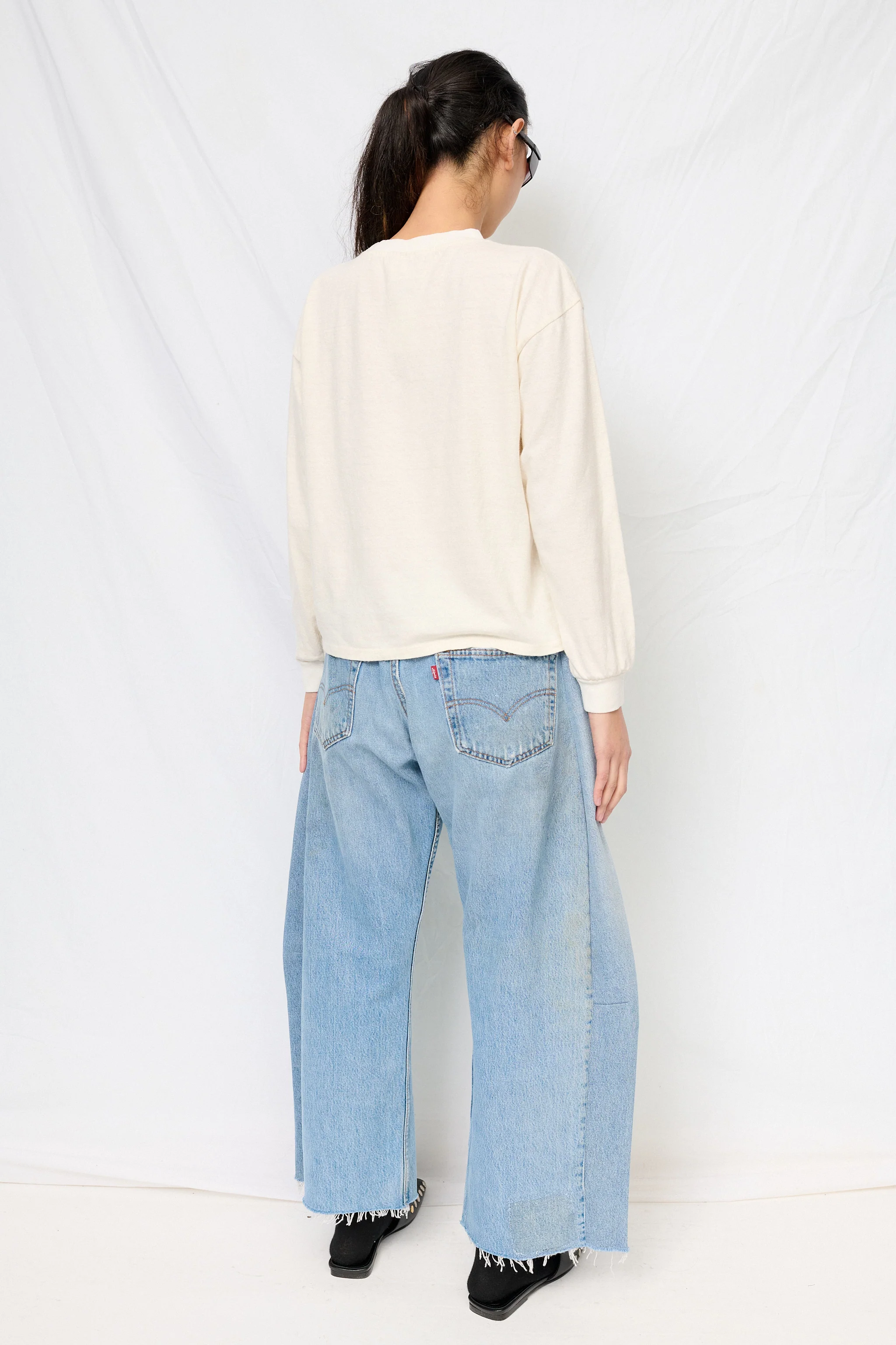 White Cropped Long Sleeve Tee - Image 4
